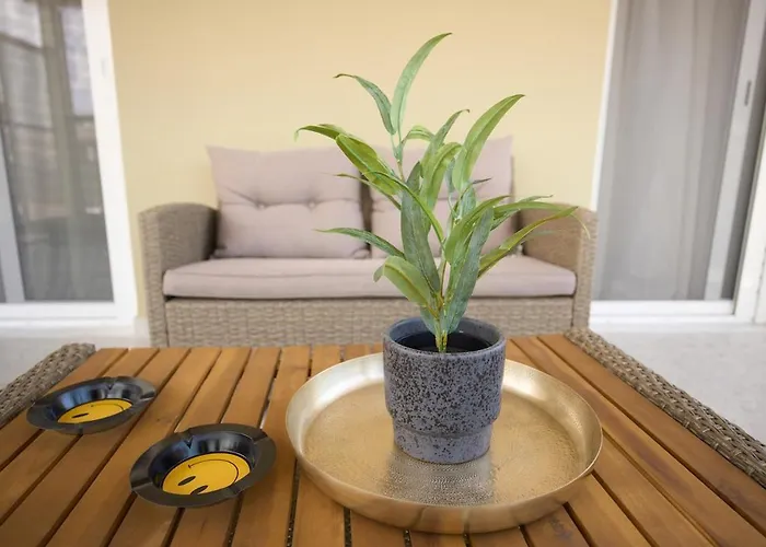 Skye Urban Oasis טריפוליס